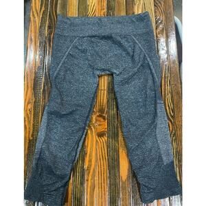 Athleta Gray Capri Leggings M